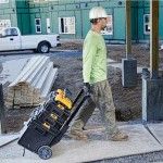 Carregador Rpido 4 Baterias XR 18V 5AH Dewalt DCB104-QW