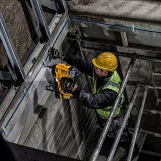 Pregadora de Bet�o sem Escovas XR 18V Dewalt DCN890P2-QW