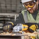 Rebarbadora de Acabamentos 115mm 750W 11.800 rpm Dewalt DWE4036-QS Rebarbadora de Acabamentos 115mm 750W 11.800 rpm Dewalt DWE4036-QS
