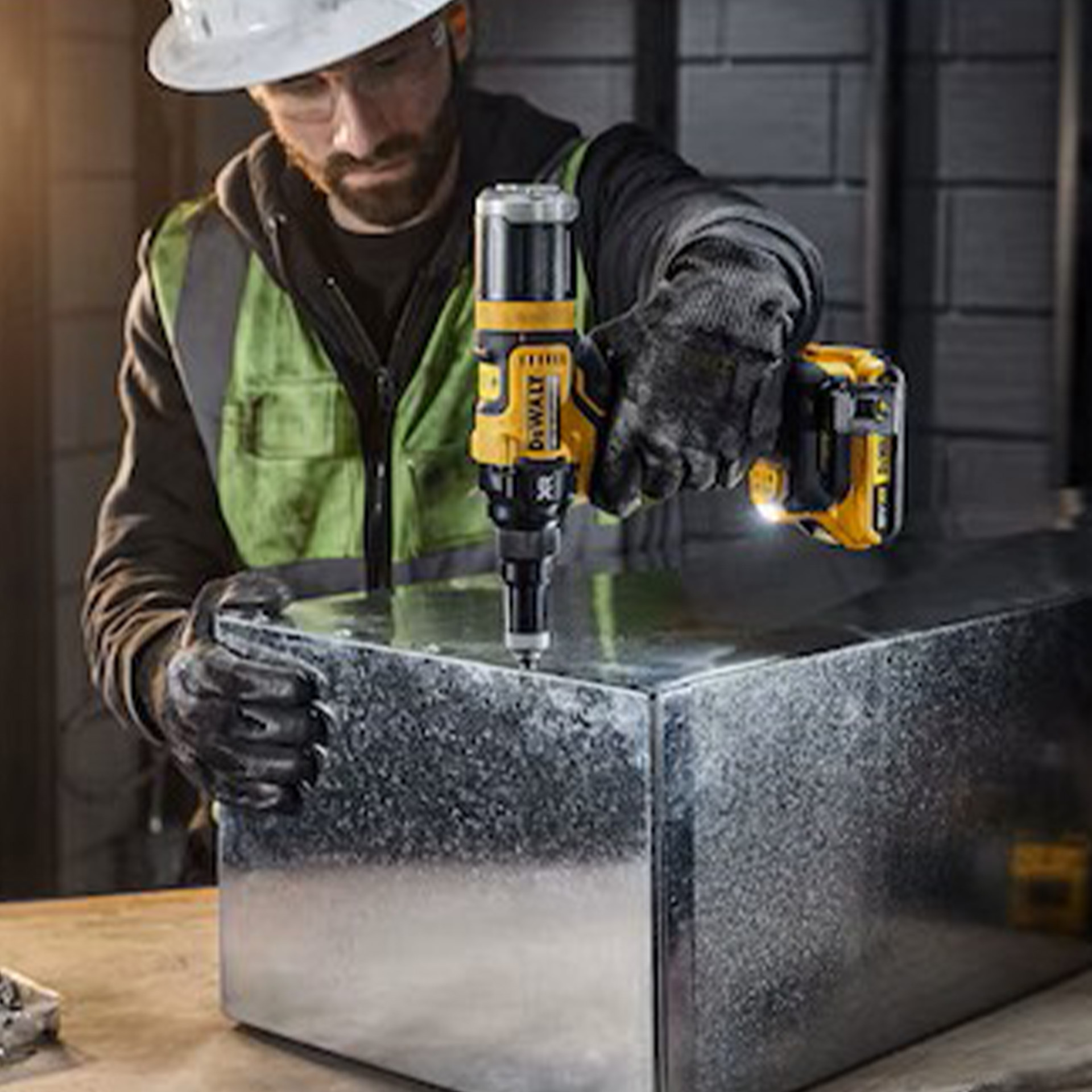 Rebitadora sem Escovas 4,8mm XR 18V Dewalt DCF403NT-XJ Rebitadora sem Escovas 4,8mm XR 18V Dewalt DCF403NT-XJ