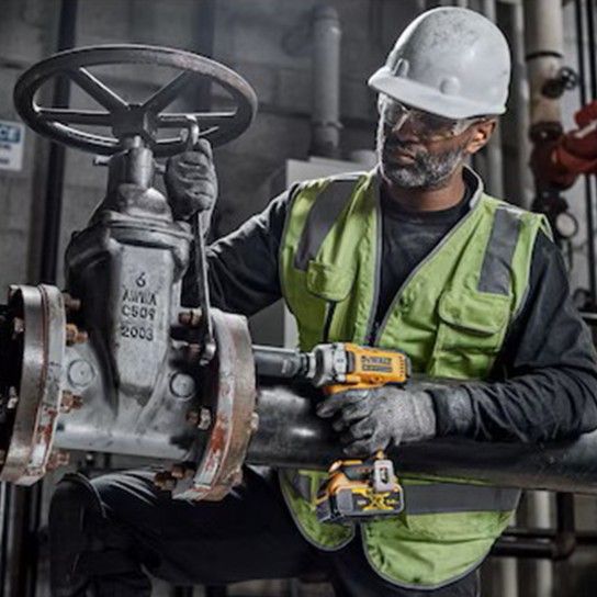 Chave de Impacto sem Escovas XR 18V Li-Lon 5Ah Dewalt DCF891P2T-QW