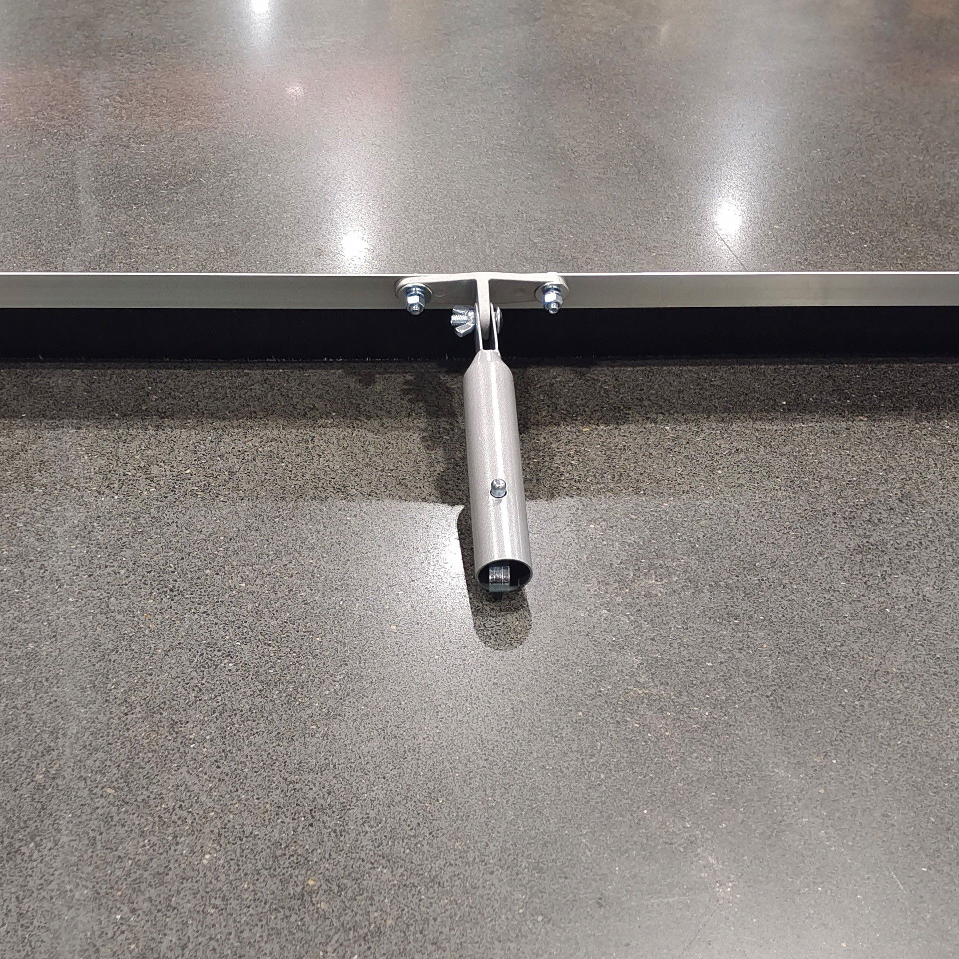 Vassoura com Suporte de Alumínio para Betão Floorix (1220 mm) Vassoura com Suporte de Alumínio para Betão Floorix (1220 mm)