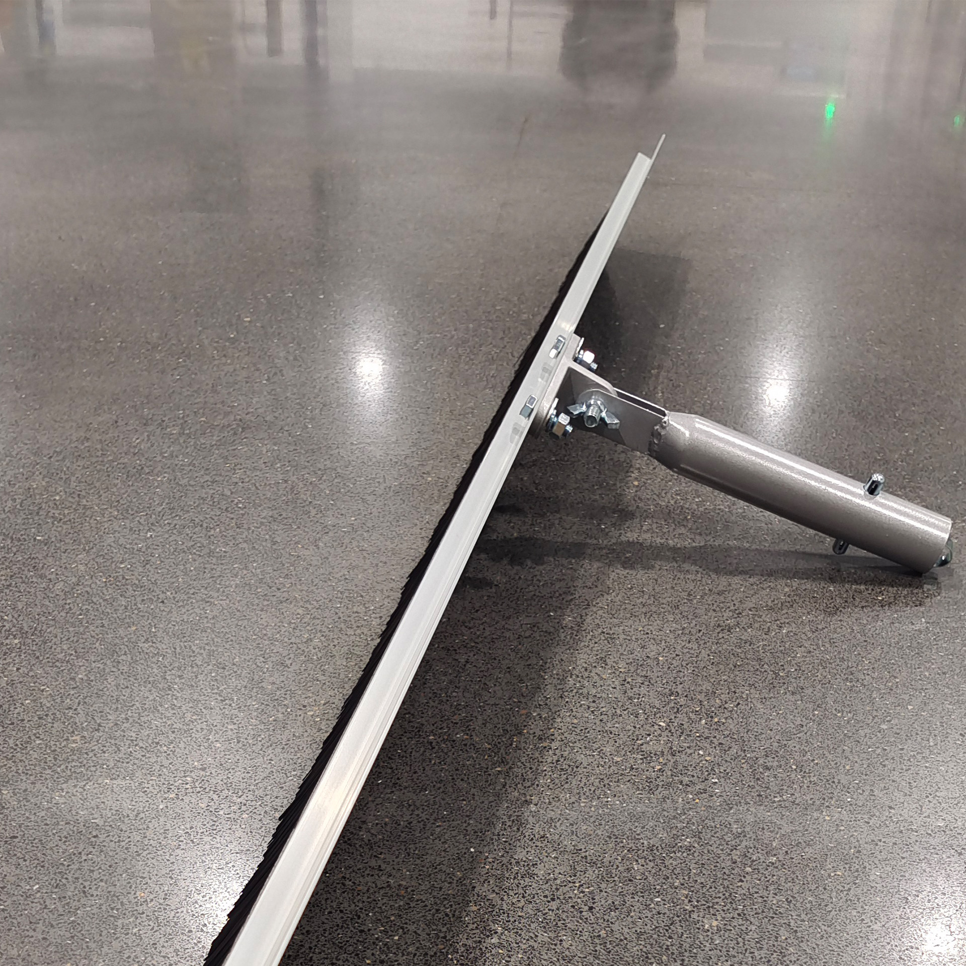 Vassoura com Suporte de Alumínio para Betão Floorix (1220 mm) Vassoura com Suporte de Alumínio para Betão Floorix (1220 mm)